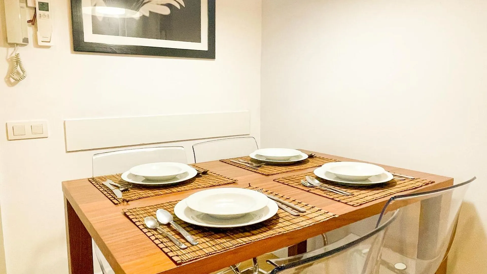 Boutique Pare Lainez- 2 Bedroom Sagrada Famlia With Balcony Barcelona Apartment