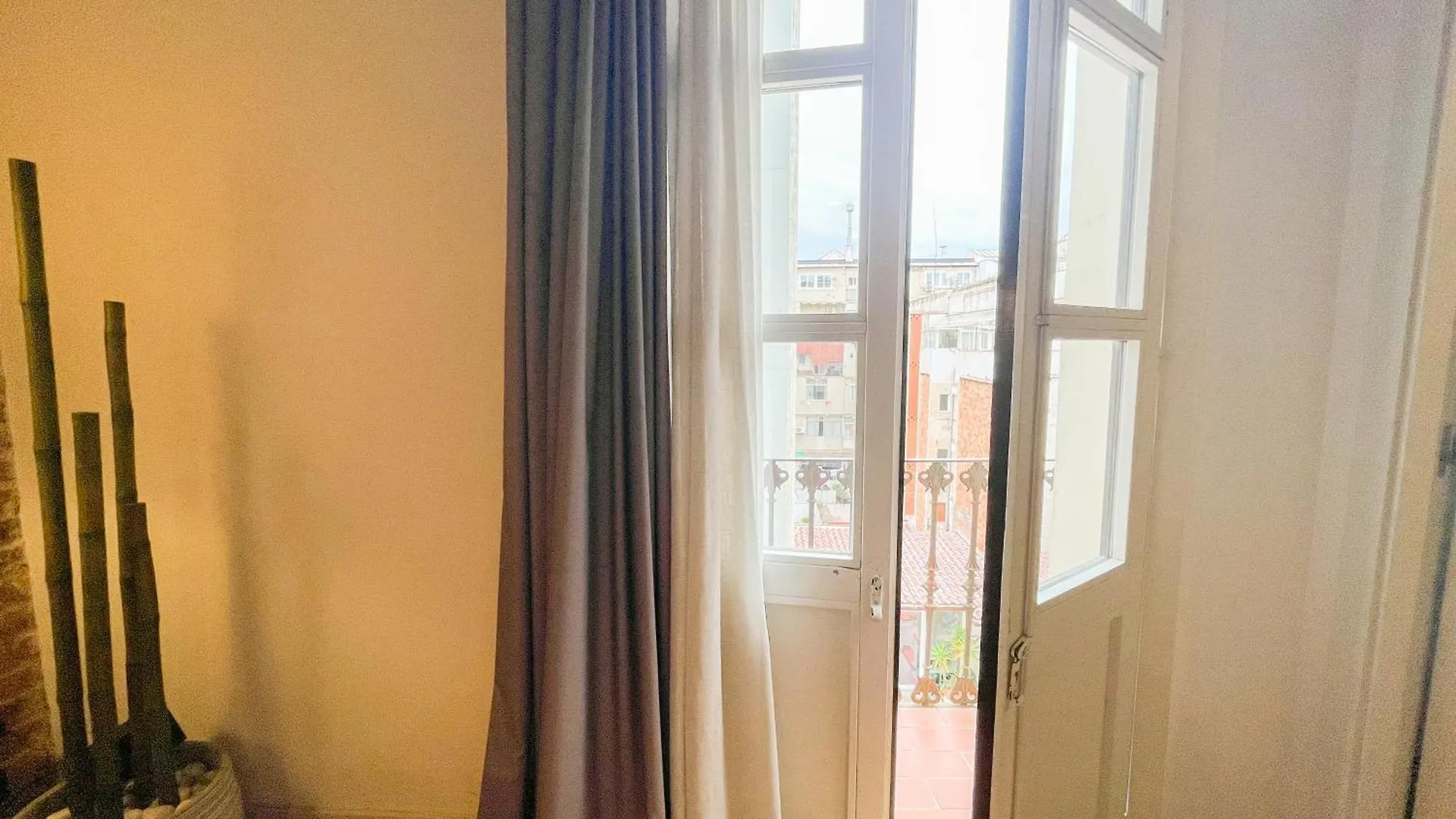 Apartment Boutique Pare Lainez- 2 Bedroom Sagrada Famlia With Balcony Barcelona Spain