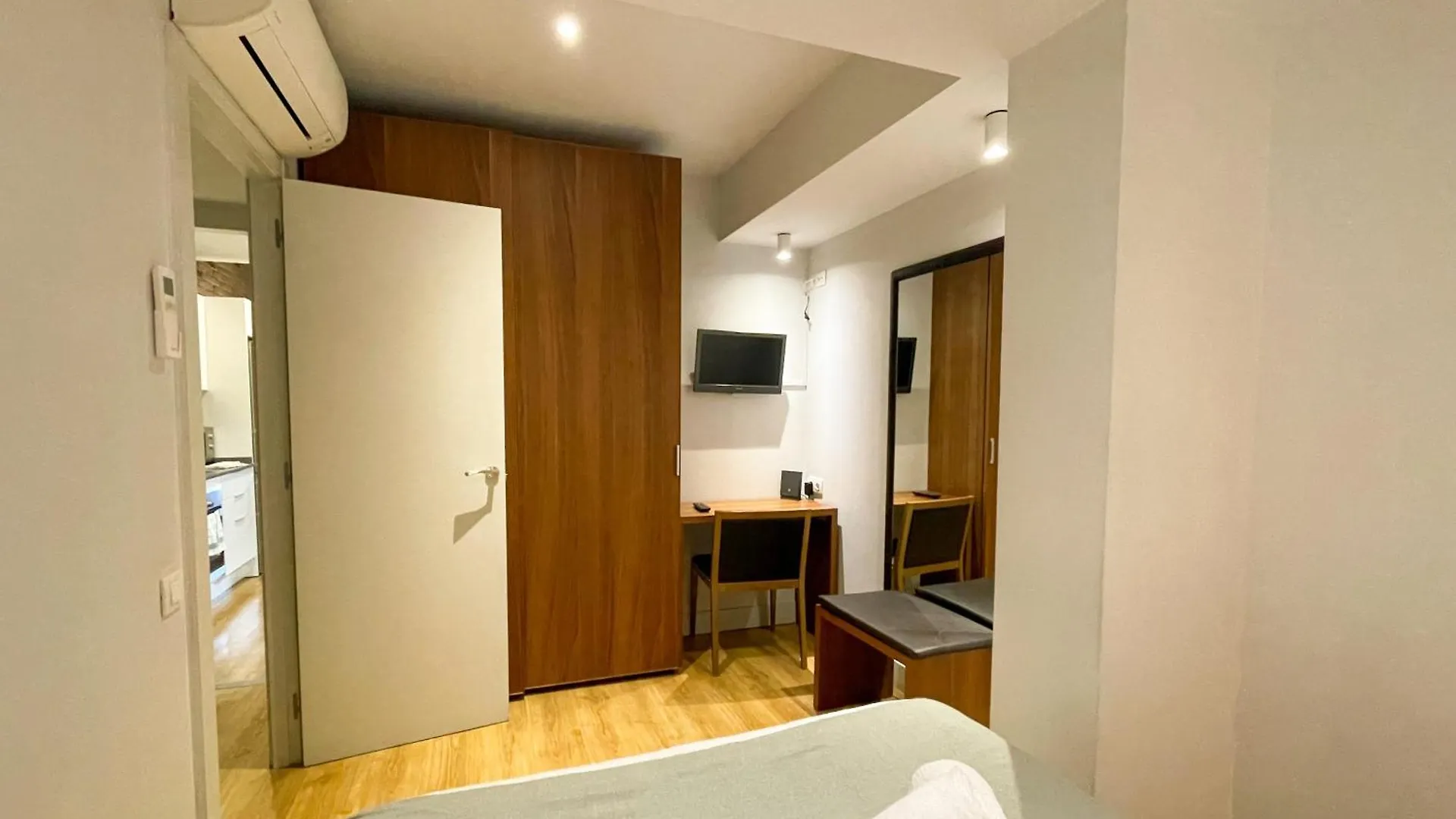 Boutique Pare Lainez- 2 Bedroom Sagrada Famlia With Balcony Barcelona 0*,