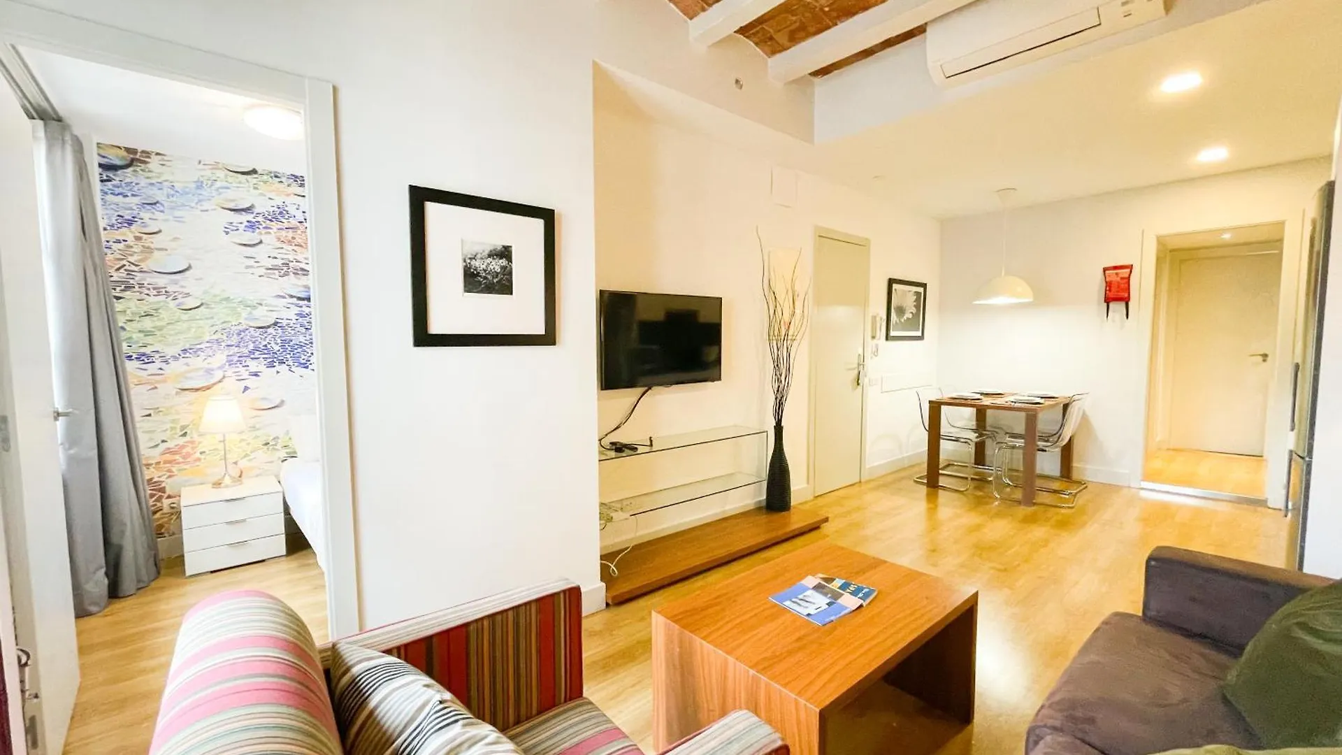Boutique Pare Lainez- 2 Bedroom Sagrada Famlia With Balcony Barcelona